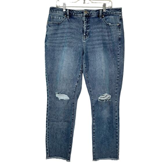 Style&Co Curvy Girlfriend Distressed Cut Off Jeans 16 - Picture 2 of 14